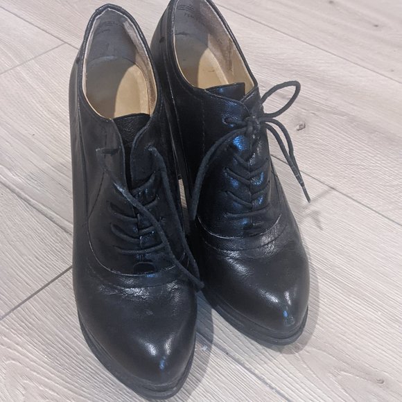 Nine West Genuine Leather Booties - Size 7.5 - Picture 2 of 6